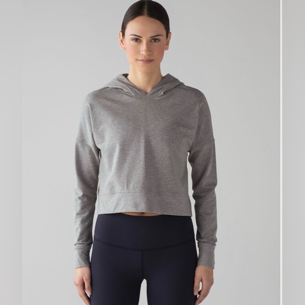 LULULEMON CUT ABOVE PULLOVER SIZE 6